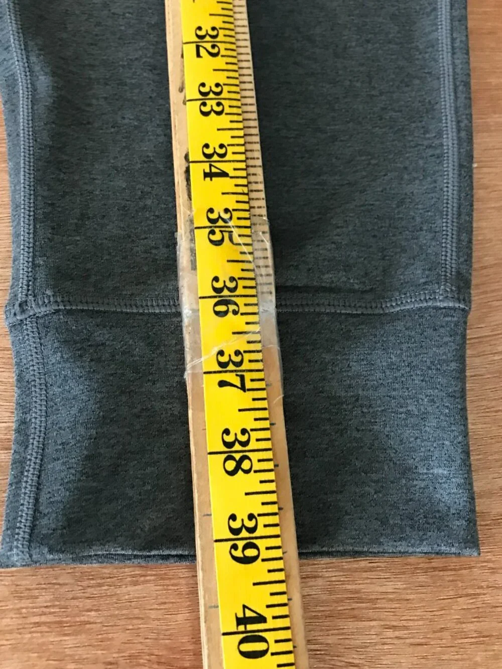 Vuori Men's Gray Sweatpants Joggers